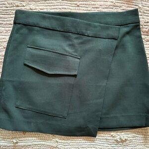 NWT Aritzia the Babaton mini skirt size 12 dark sage green lined
